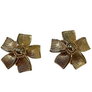 Vintage Gold Bow Clip On Earrings Gold Tone Big Flower Antique Jewelry